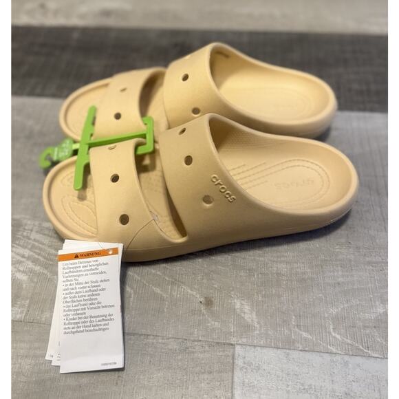 NEW Crocs Classic Sandal V2 Beige Women’s Size 8 Men’s 6 Lightweight Slip-On - Picture 4 of 7